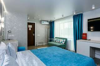 Гостиница Аврора Хабаровск Люкс с кроватью размера «king-size» и балконом-3