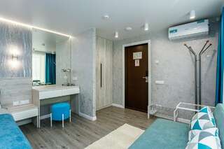 Гостиница Аврора Хабаровск Люкс с кроватью размера «king-size» и балконом-6